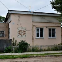 Ядрин. Дом по ул. 50 лет Октября 71. :: Пётр Чернега