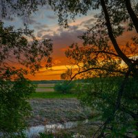 Закат уж догорал... :: Влад Никишин