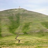 Часовенка на горе :: Галина Ильясова