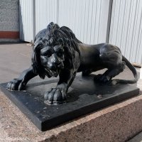 У дверей Обуховского завода. :: Игорь Корф