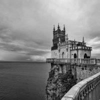 Ласточкино гнездо :: Валерий Ткаченко