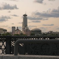 Вид с Новоспасского моста :: Лютый Дровосек
