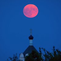 восход "клубничного" полнолуния! :: Виталий Емельянов