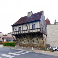 Избушка почти на ножках :: Michael M