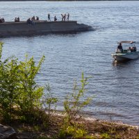 Берег Волги :: Александр Тарноградский
