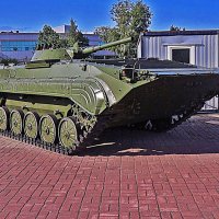Июнь...Бронетранспортер в сквере молодых защитников Родины! :: Владимир 