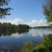 Облака над озером :: Сергей Швечков
