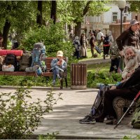 Перед дальней дорогой ( г.Киров.Паломники Великорецкого крестного хода .03.06.25 ) :: Валентин Котляров Перед дальней дорогой ( г.Киров.Паломники Великорецкого крестного хода .03.06.25 ) :: Валентин Котляров