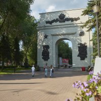 Самара. Триумфальная арка на аллее трудовой славы. :: Олег Манаенков