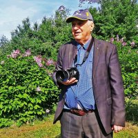 Июнь...У сирени! :: Владимир 