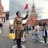 - И когда наши девушки сменят шинели на платьица, :: Татьяна Помогалова