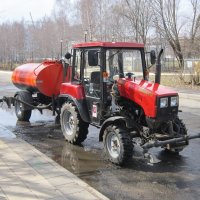 Трактор-поливалка :: Дмитрий Никитин