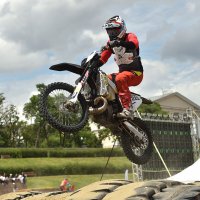 Эндуро в городе :: Александр Гриднев