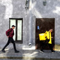 композиция с окном и прохожими :: sv.kaschuk 