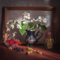 С чубушником и смородиной. :: Анатолий Нецепляев С чубушником и смородиной. :: Анатолий Нецепляев