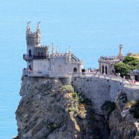 ЛАСТОЧКИНО ГНЕЗДО :: Елена Даньшина