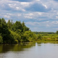 Пейзаж с облачным небом :: Александр Синдерёв