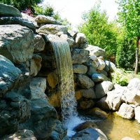 Рукотворный водопад . Японский сад. Парк Галицкого. :: Alexey YakovLev Рукотворный водопад . Японский сад. Парк Галицкого. :: Alexey YakovLev
