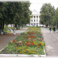 Утро в городском сквере :: Alisia La DEMA