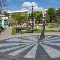 Солнечные часы в парке "Цветник" :: Gen 