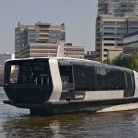 Электрический речной трамвайчик :: <<< Наташа >>>