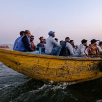 Прогулка по реке Ганг :: Георгий А