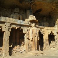 Статуи тиртханкары в пещерах Сиддхачал, Индия. :: unix (Илья Утропов)