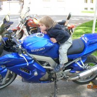 Не-ет , задумался он, надо малеха подрасти...:) :: Валерий Кокорев