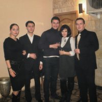 Элегантная компания: момент радости и стиля :: Джованни Луче