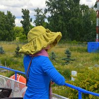 Шляпки бывают разные (на теплоходе) :: Татьяна Лютаева
