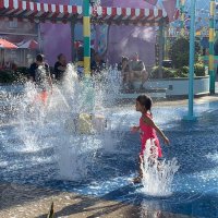 Игра со фонтаном :: Светлана Хращевская