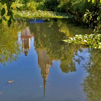 Отражение МГУ в пруду ботанического сада :: Светлана 