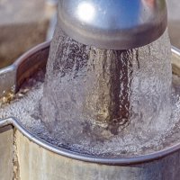 Заморозить воду в жару :: Валерий Иванович