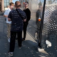 У метро :: Сергей Золотавин