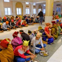 Бесплатная раздача обеда в в сикхском храме :: Георгий А