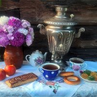 Август пахнет яблоком и хлебом,у него богатые столы! :: Нина Андронова