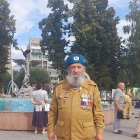 Один из первых воинов  ВДВ в городе Бердск . :: Мила Бовкун