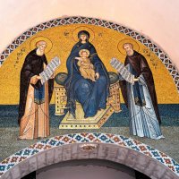 Мозаичная композиция на входной арке. :: Татьяна Помогалова