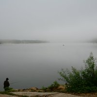 Туман на реке. :: Михаил Колосов 