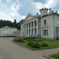 Дворец и парк в усадьбе Валуево (панорама) :: Александр Буянов