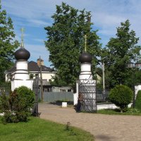 Церковные ворота :: Александр Ильчевский 