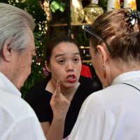 Продавщица вееров! :: Наталья Вязигина