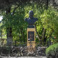 На территории Свято-Михайловского мужского монастыря :: Игорь Сикорский