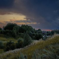 "Закат у города"© :: Владимир Макаров