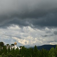 Золотой купол под свинцовым небом :: Владислав Левашов