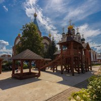 Детская площадка на территории храма :: Александр Синдерёв