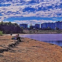 Август...На берегу -за чтением романа! :: Владимир 