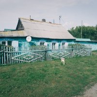 Чуть осовремененный деревенский домик. :: Игорь Солдаткин