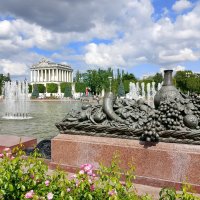 Фонтан "Каменный цветок". :: Татьяна 