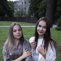 Соловьи: Две девули вечерком сидели на лавочке вдвоём :: Евгений 